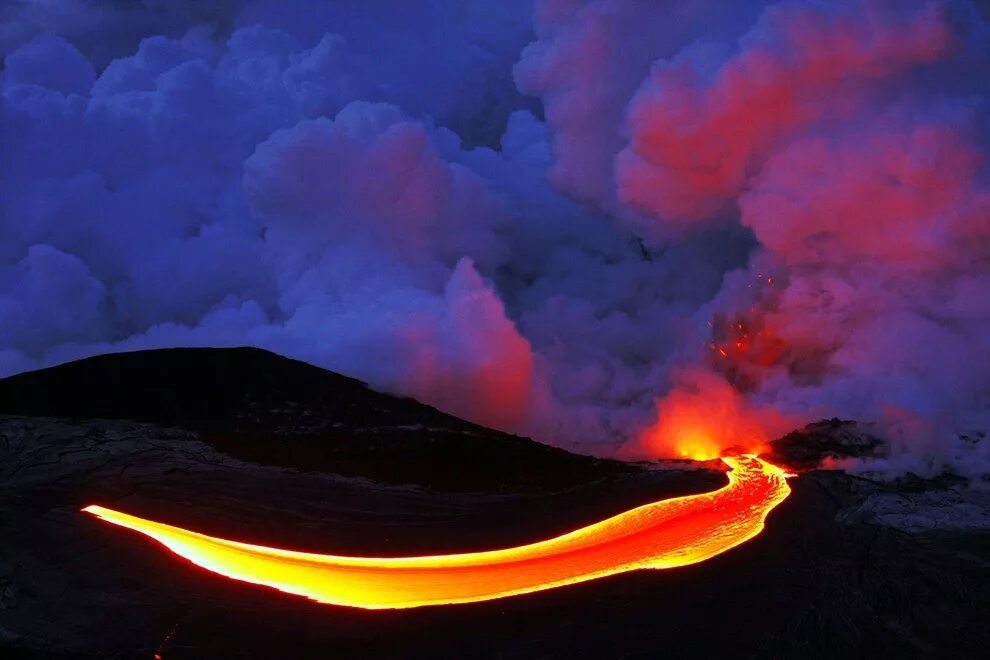 Извержение вулкана какое явление. Извергающийся вулкан лава. Лавовые извержения вулканов. Извержение ЛАВЫ. Вулкан Килауэа.