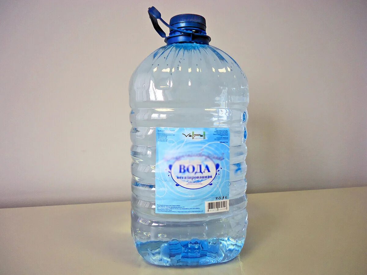 Питьевая вода. Бутылка для воды. Вода 5 литров. Бутылка 5 литров. Воду на 5 20 минут
