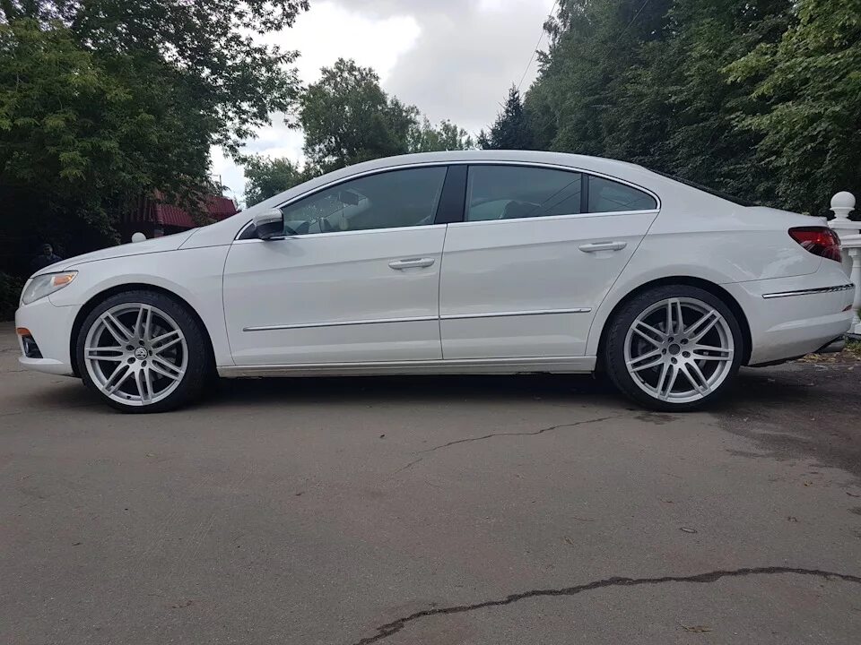 Ли диски. Passat cc r19. 245 40 19 Passat cc. Passat b7 Sebring r19. Пассат СС 245 40 r18.