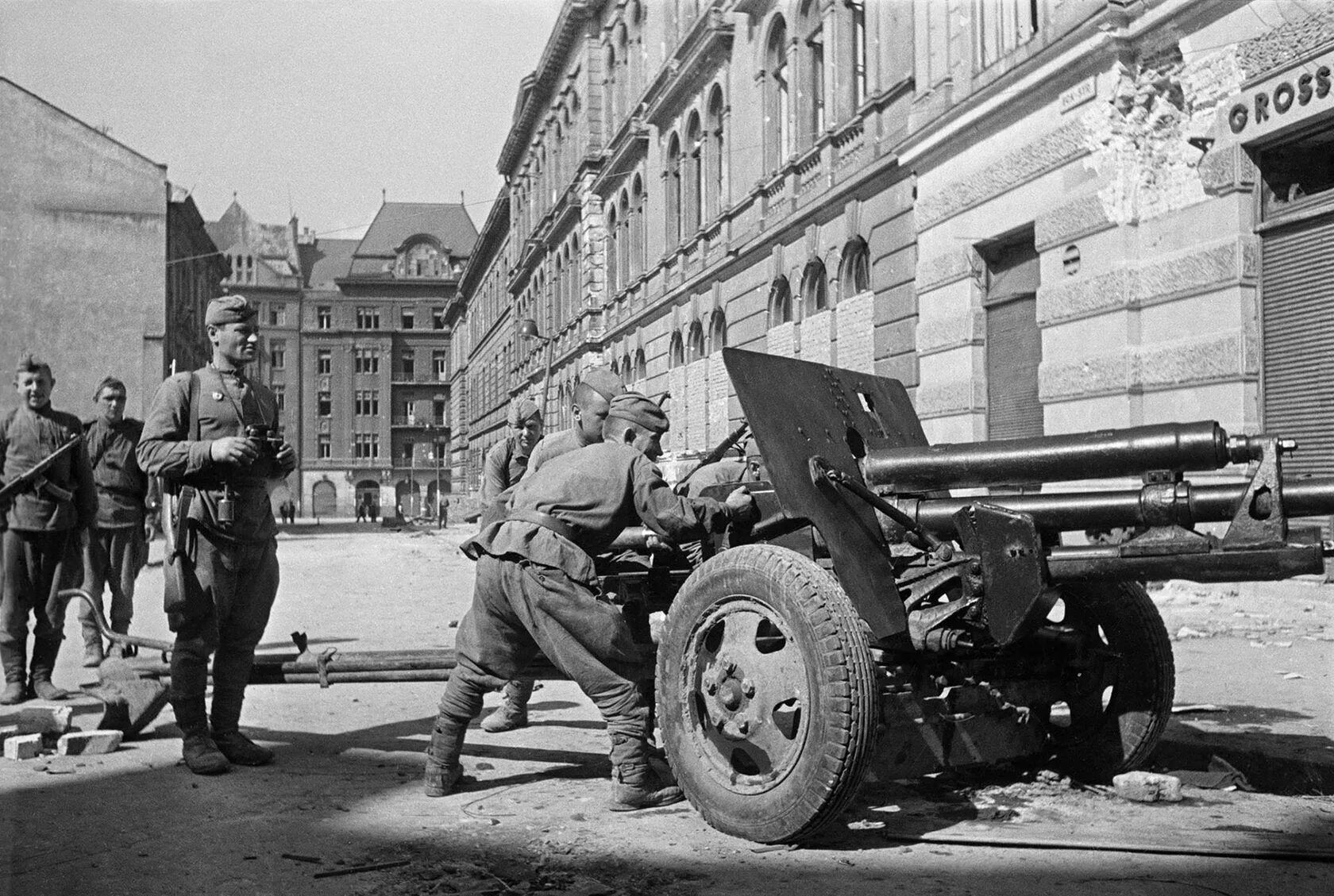 Освобождение вильнюса от немецко-фашистских захватчиков 1944г. 1944 г. 5 августа 1944 года. Белорусская наступательная операция багратион. 5 августа 1944 года.