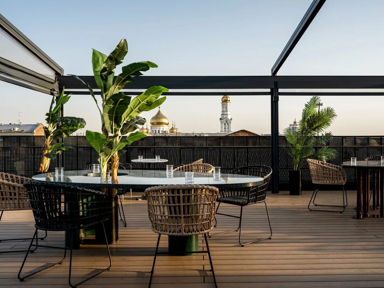 Veranda hotel. Rooftop 39 Ростов на Дону. Бутик-отель 39 Ростов-на-Дону ресторан. Бутик отель 39 Ростов. Шаумяна 39 бутик отель.