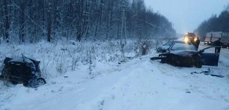 Крушение в ивановской обл. Авария в Ивановской области. Авария в Ивановской области Ярославль Иваново. Авария на трассе Иваново Ярославль. 12 Декабря в Ивановской области столкнулись.