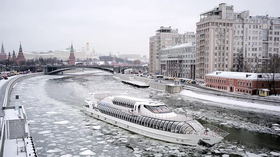 Температура зимой в москве 2025. Зима 2019-2025 в москве. зимняя навигация по москве реке. зима в москве 2025 2025. москва зима 2025.