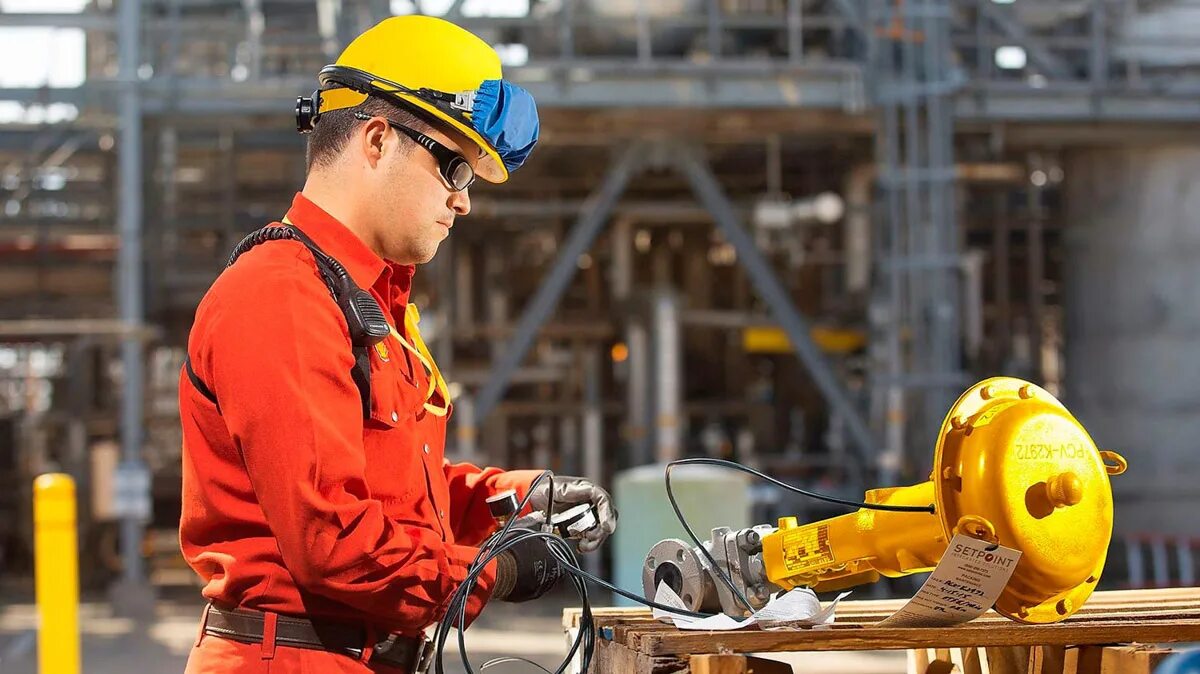 Maintenance engineering. Maintenance engineering. Инженер. 01. Профессия инженер.