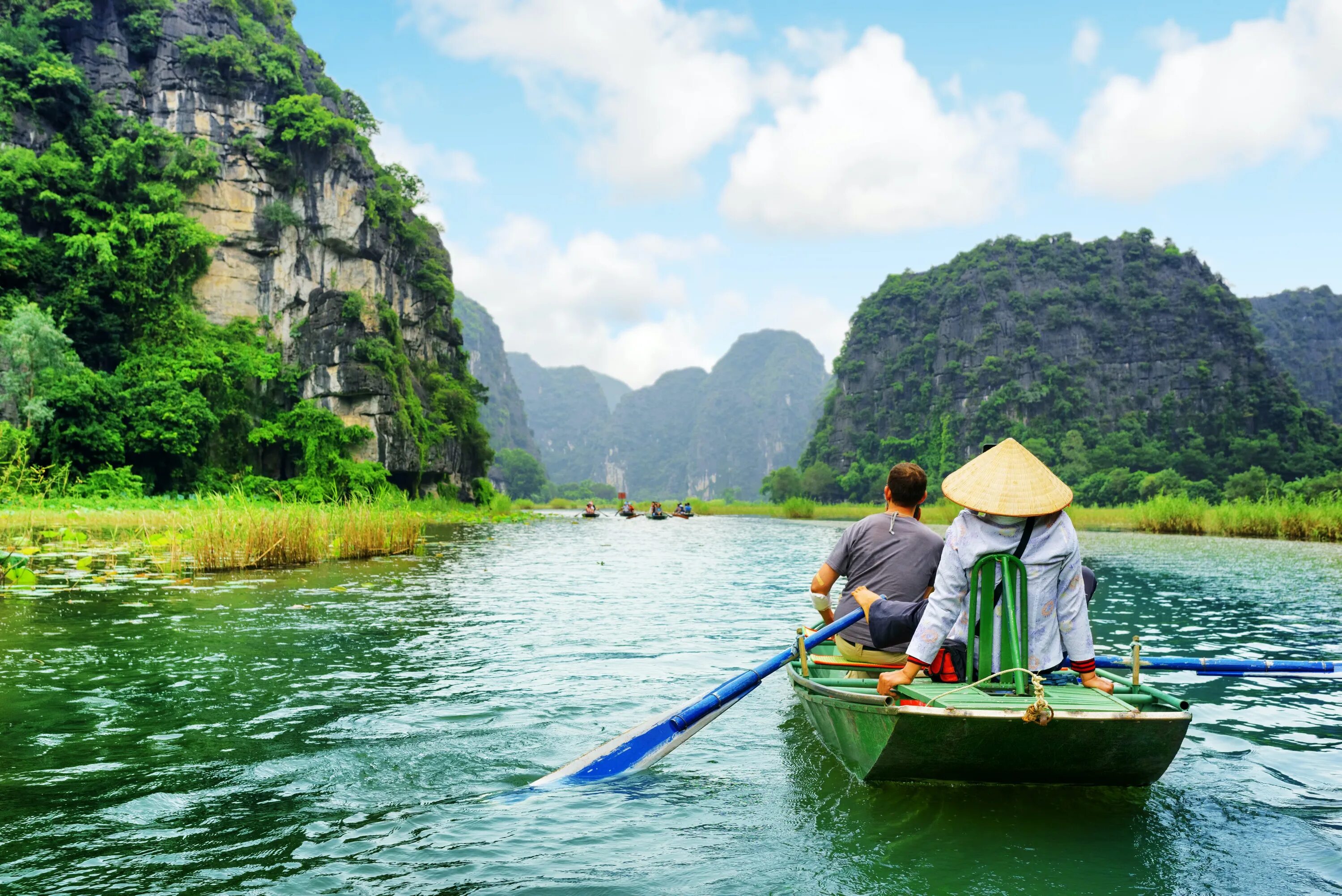 Tam coc Вьетнам. Провинция Нинь Бинь Вьетнам. Тай Нинь Вьетнам. Нинь Бинь Вьетнам кувшинки. Travelling is expensive