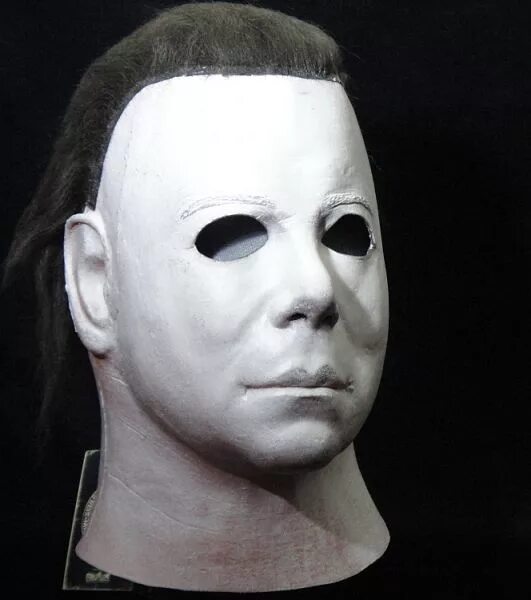 Ужастик белая маска. Ужастик белая маска. Маска хэллоуин майкл майерс. Ужастик белая маска. Маска крик костюм.