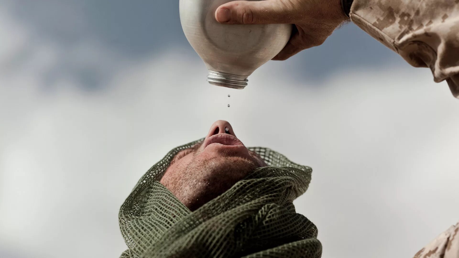 Мина фильм. Mine 2017. Мина фильм 2016. Фильм мина 2016 арми хаммер. Мина фильм 2016.