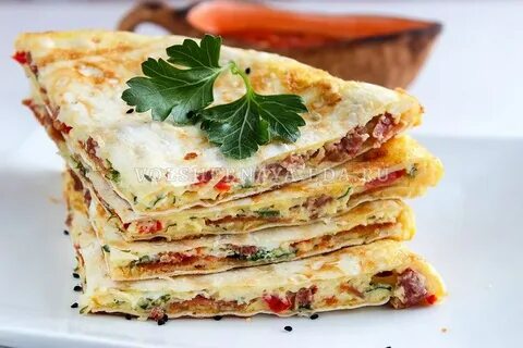 Завтрак из круглого лаваша