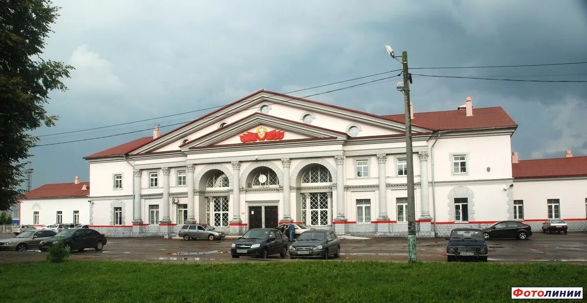 В городе вязьма телефон. Станция вязьма. железнодорожный вокзал вязьма. вязьма жд станция. вяземский жд вокзал.