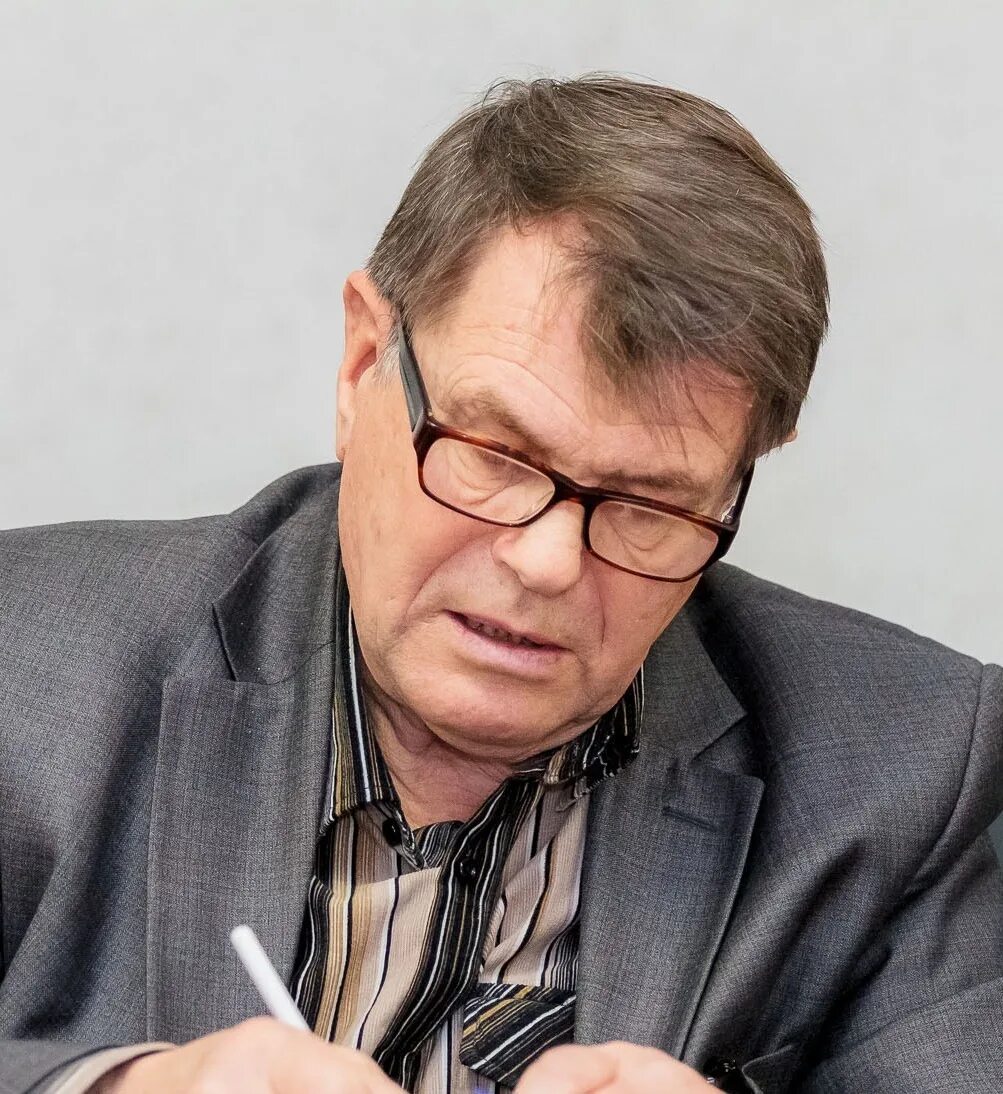 Член-корр. РАН Борис Шустов: "Уничтожить жизнь очень трудно"