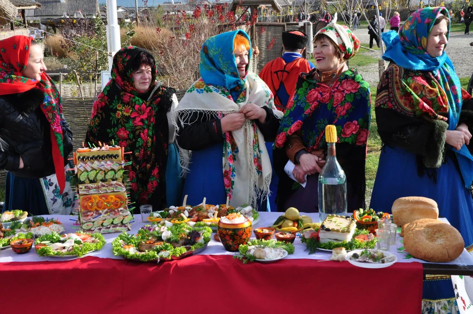 Праздник национальной кухни. Казачья кухня Терских Казаков. Национальные блюда Казаков Кубани. Национальное блюдо Казаков донских. Казачье застолье.