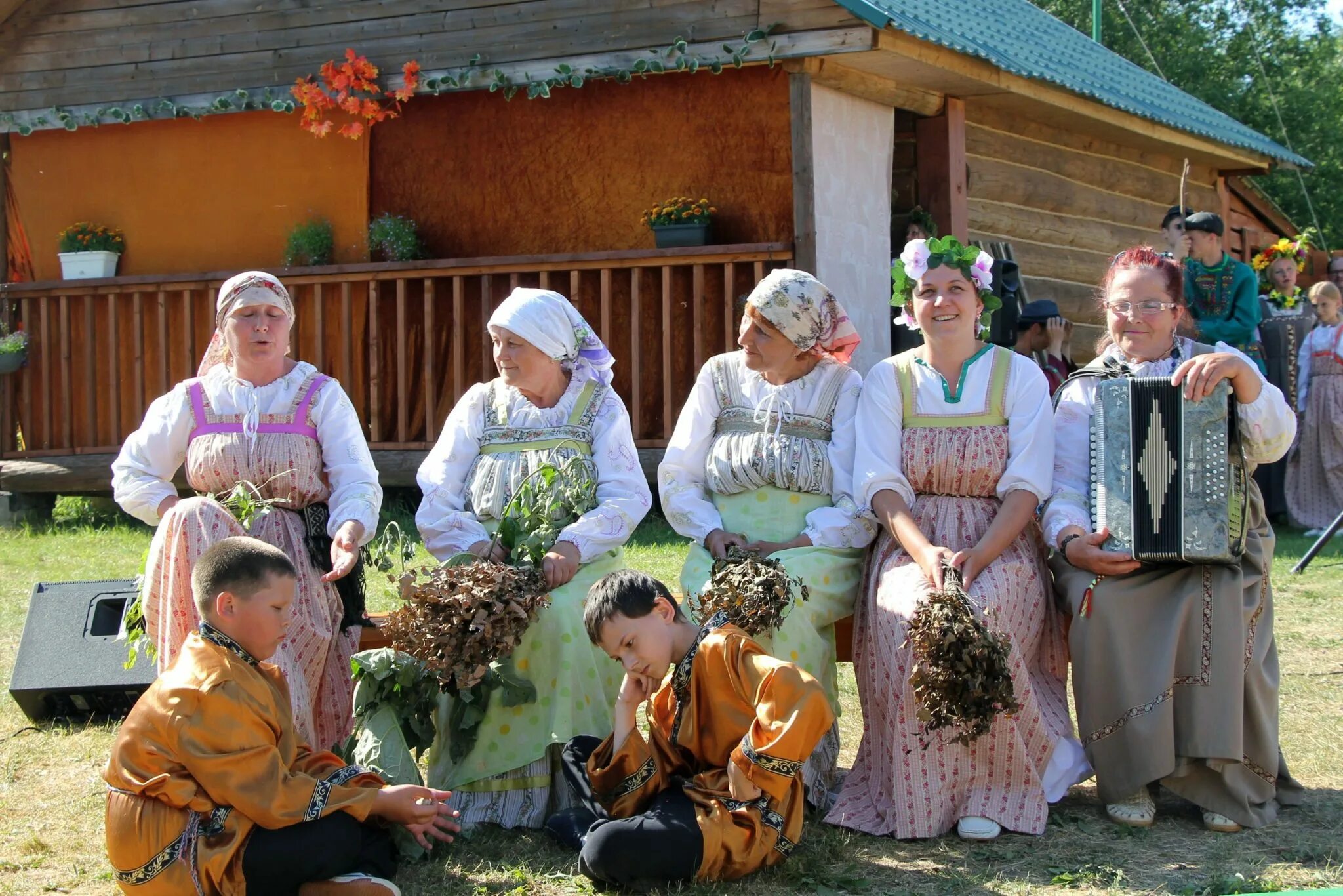 сельская ярмарка. ярмарка в деревне. ярославская губерния 19 век. сергиевская ярмарка. ярмарка изделий ручной работы.