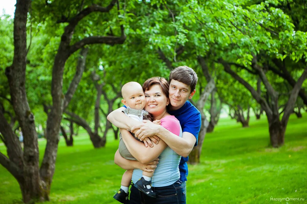 Bi family. Семейная фотосессия. Красивые семейные фотосессии. Красивая семья. Семейная фотосессия идеи.