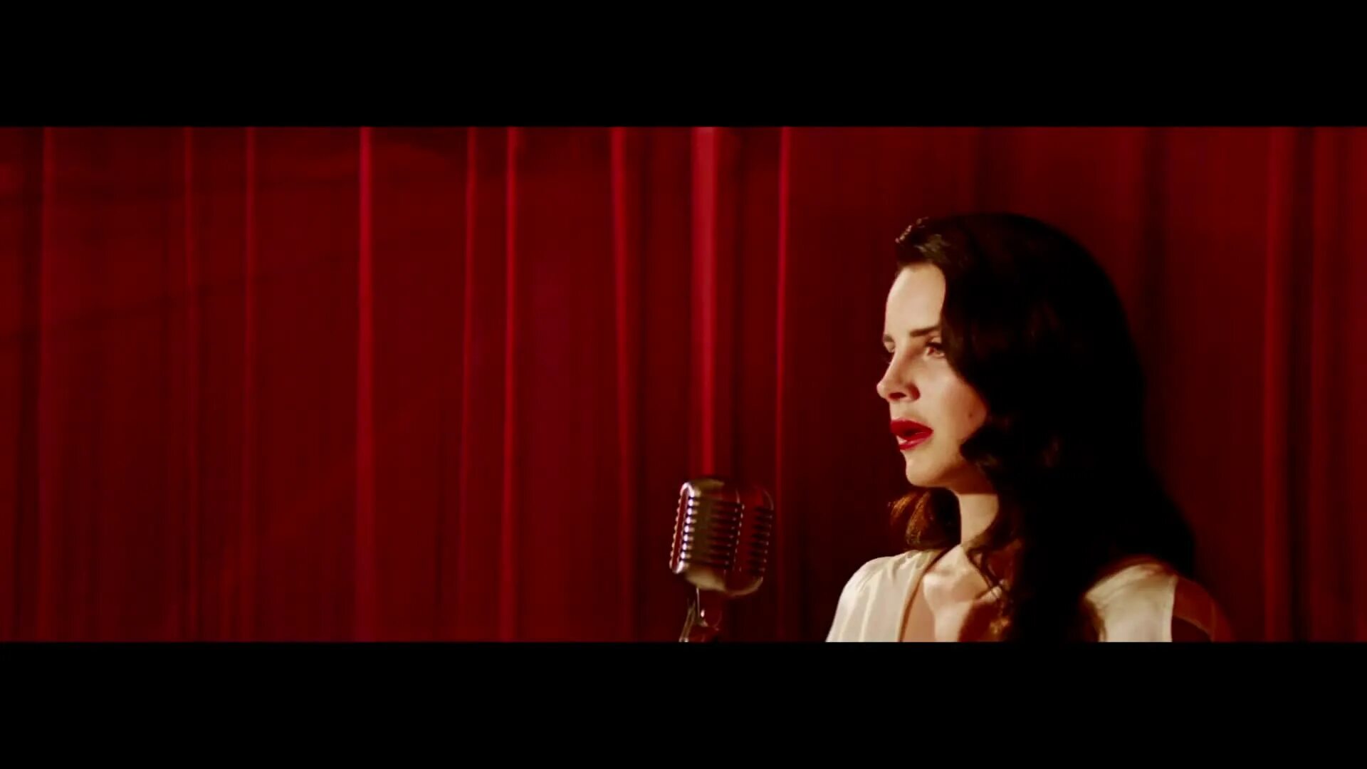 Лана дель рей вест кост. Джазлин рей. Рай и рей. Rey burning. Лана дель рей burning desire.