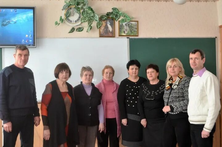 Учителя школы номер шесть. Учителя 6 школы. Учителя математики 6 школы. Школа 6 фролово. Директор школы 6 саяногорск.