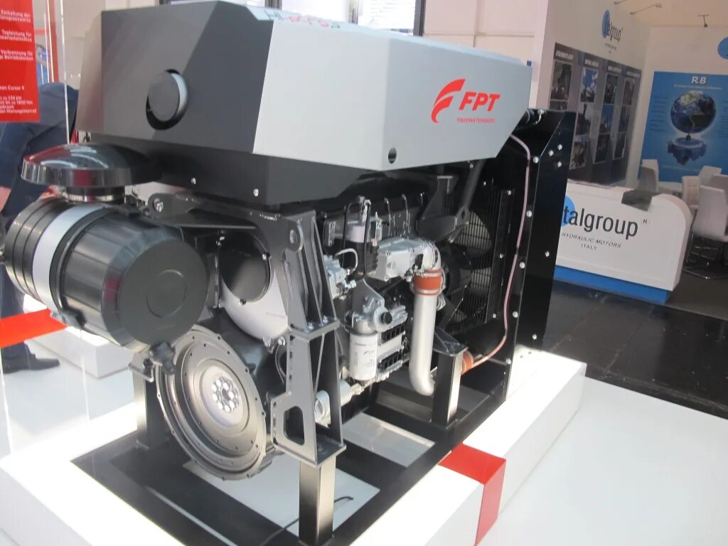 FPT Powertrain Technologies. Станок FPT. Stage v двигатель. Дизельная мотопомпа Bauma.