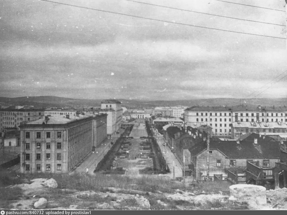 Мурманск сталинки. Мурманск 60-70 года кинотеатр мурманск. город мурманск 1940.