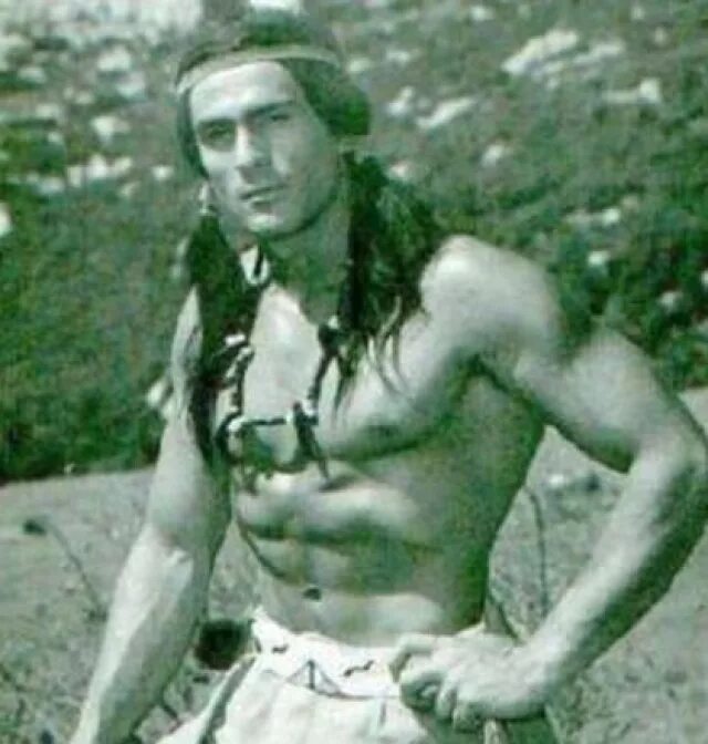 Гойко митич индеец. Гойко митич индеец. Гойко митич. Роль гойко митича. Гойко митич индеец.