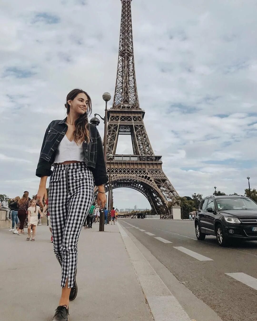 Платье во французском стиле. Париж стрит стайл. Мода парижа франции стиль парижский шик. Образ француженки. Платья в парижском стиле.