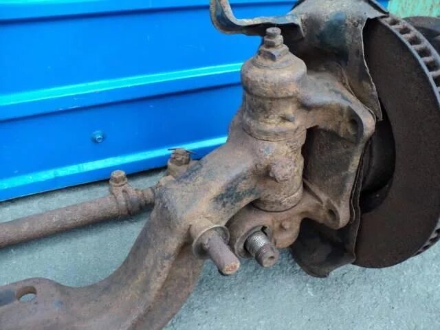 Шкворня тойота дюна. Шкворня тойота. Toyota dyna ly60. Kp-521 шкворень. Шкворня тойота.