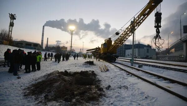 18 января 2014. Свая в Московском метро 2006. Свая пробила тоннель метро. Свая в метро 2014.