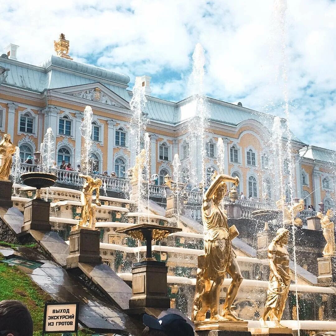 Чем наиболее известен санкт петербург. Петергоф Царская резиденция. Петергоф в Санкт-Петербурге. Санкт Петербурге доспремичательности Санкт-Петербург. Петродворец в Санкт-Петербурге 2022г.