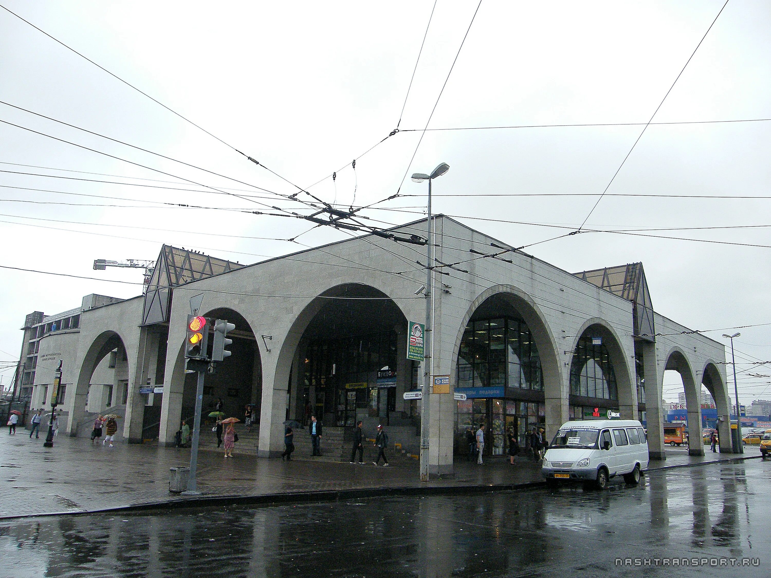 Файл:Metro SPB Line5 Staraya Derevnya platform.jpg - Википедия