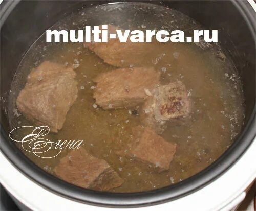 Тушеное мясо в мультиварке приготовление. Бульон в мультиварке фото. как отварить говядину в мультиварке редмонд. как сварить кусок говядины в мультиварке редмонд.