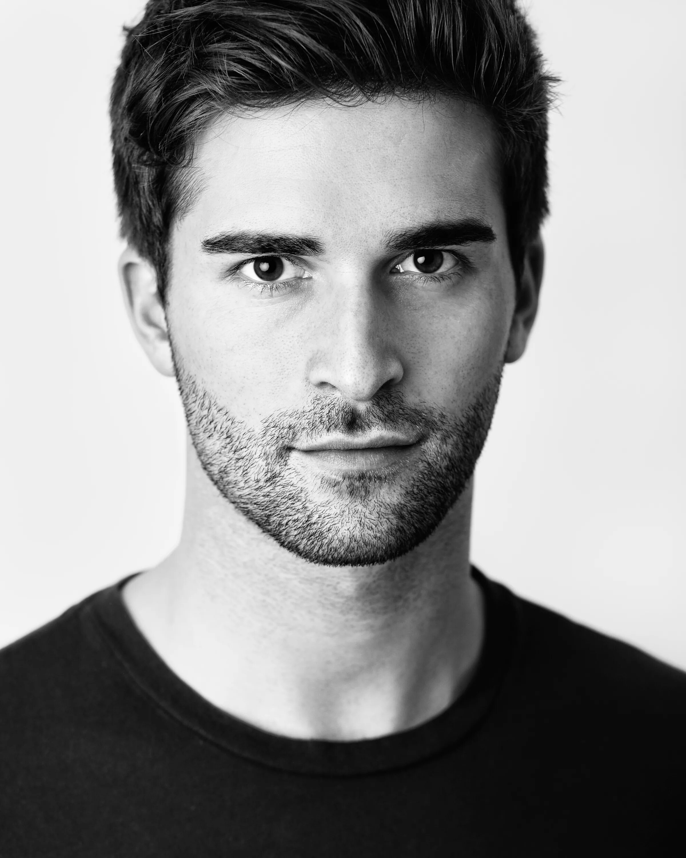 Actor start. Actor start. Брендан фрейзер сейчас 2022. Шейн уэст готэм. Брендан фрейзер оскар 2022.