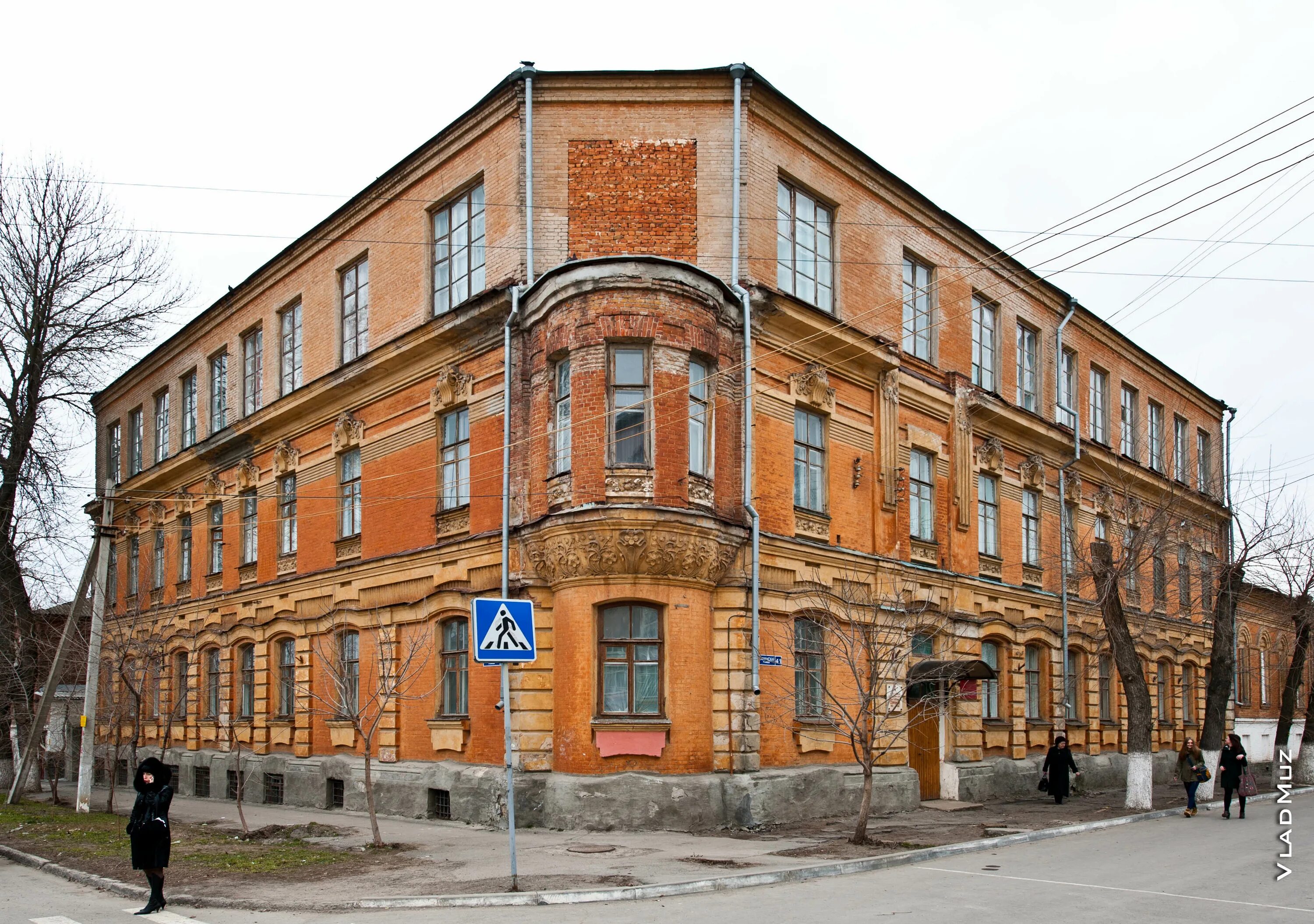 Бывшее здание 5. Новочеркасск атаманская школа. пятая школа новочеркасск. атаманская улица новочеркасск. школа 2 новочеркасск старое здание.