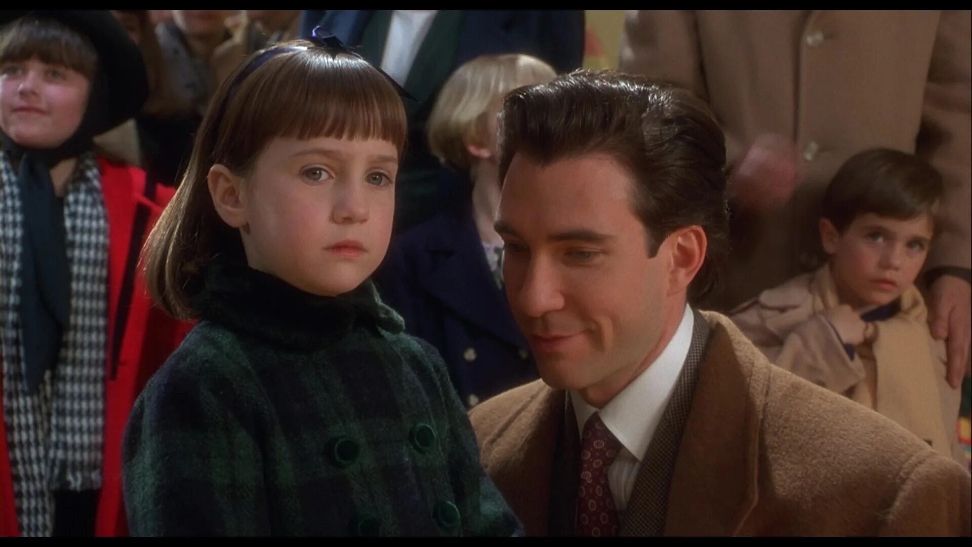 Чудо на 34 улице на русском. Miracle on 34th street. Чудо на 34-й улице фильм 1947. Элизабет перкинс чудо на 34 улице. Чудо на 34 улице на русском.