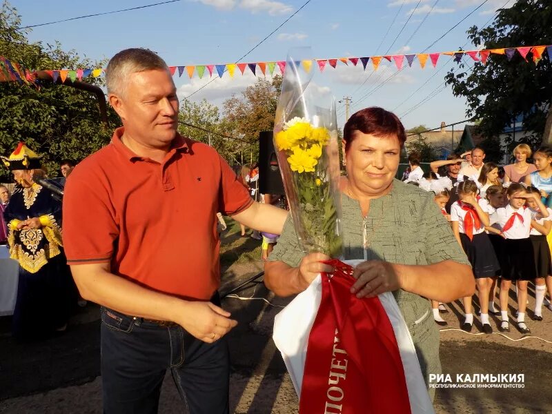 Погода в яшалте на 14 дней. Село Яшалта Республика Калмыкия. Яшалта люди. Яшалта население.