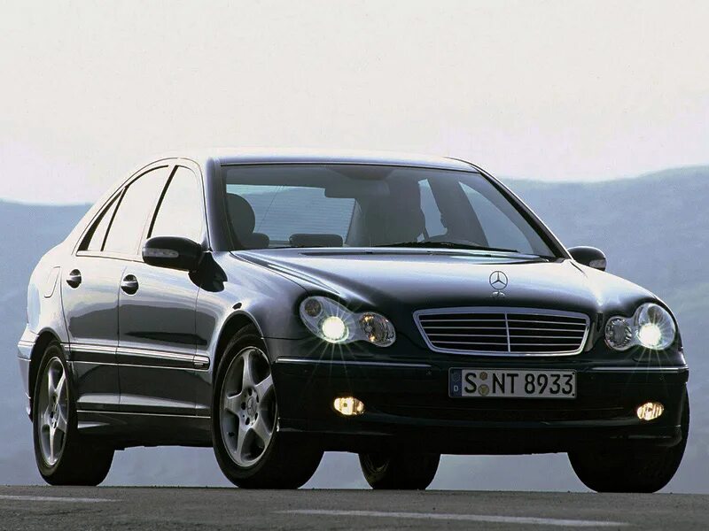 2000 2007 года. Mercedes-Benz w203 2002. Mercedes-Benz w203 2000. Mercedes-Benz c-class 2001. W203 Mercedes.