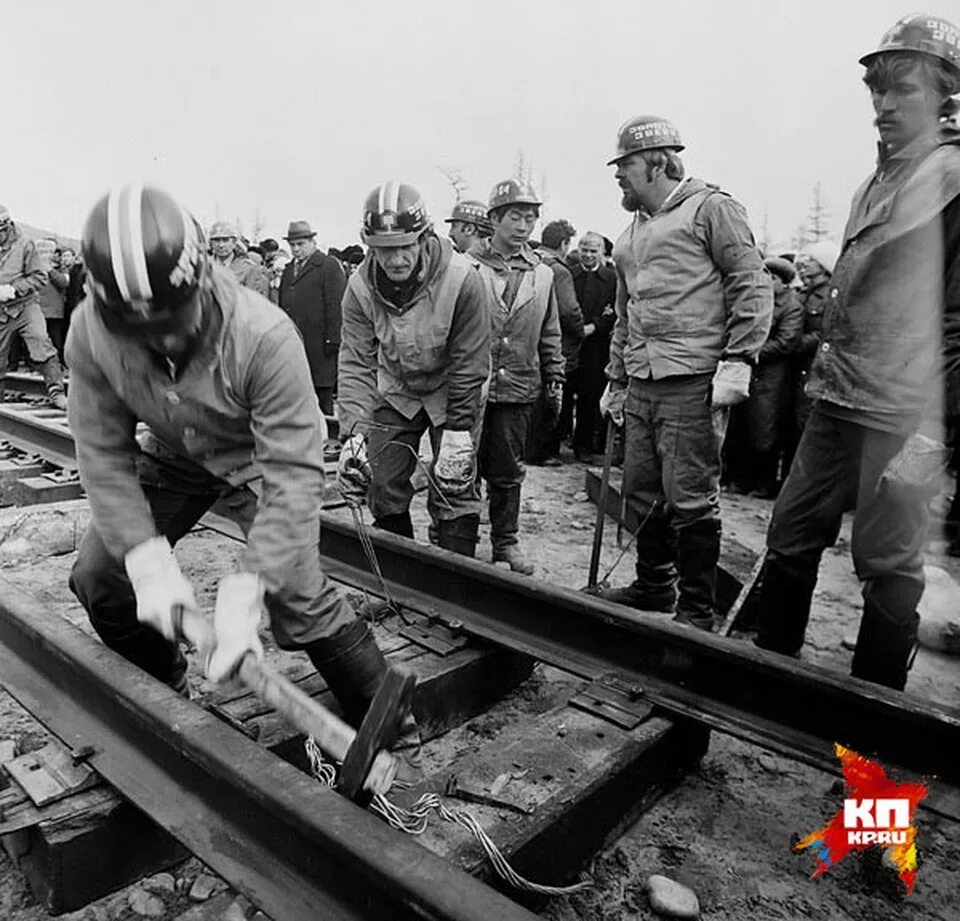 Строители байкало амурской магистрали. Байкало-амурская магистраль, комсомольская стройка. Байкало-амурская магистраль 1974. Бам стройка века. Тында бам стройка.
