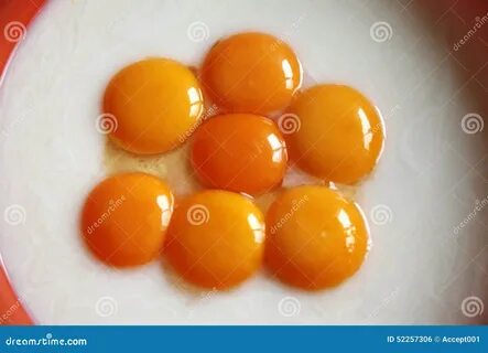Почему желтки яиц