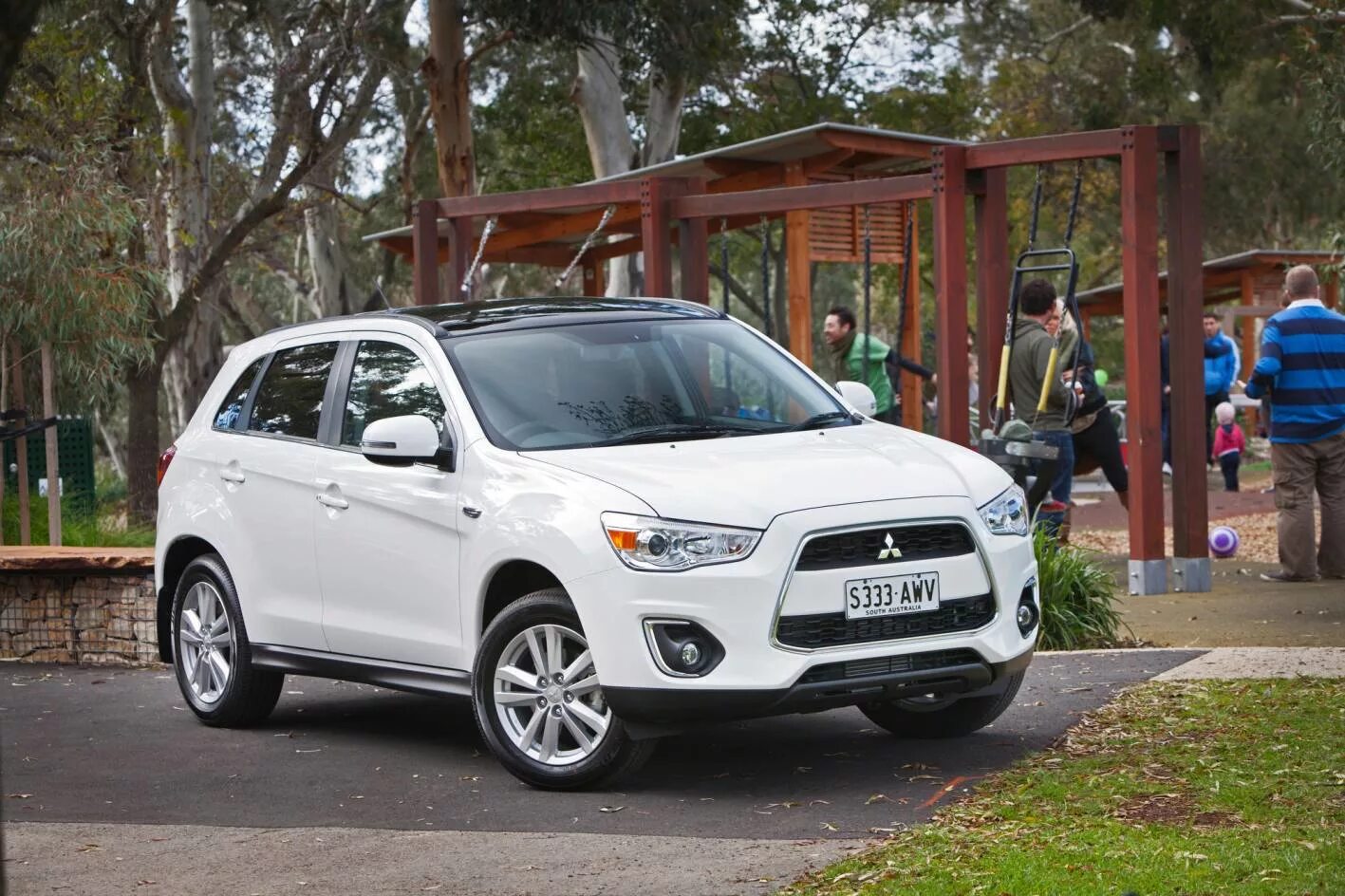 Mitsubishi asx 2. Митсубиси АСХ 2015. Митсубиси АСХ 2013. Mitsubishi ASX 2013. Мицубиси АСХ 2014 года.