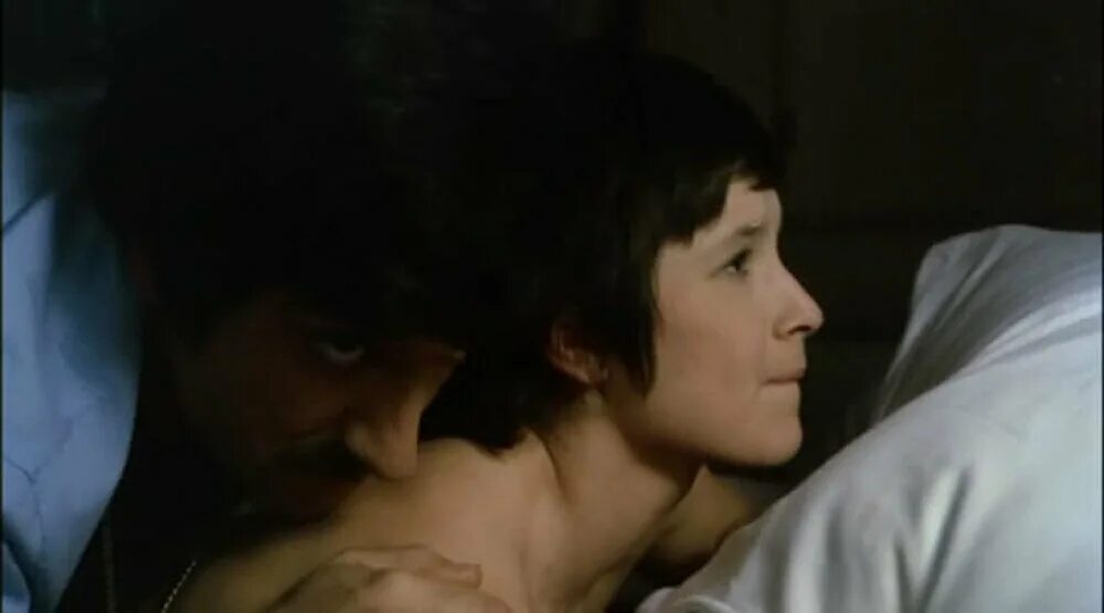 Сцены отец. Чужие жены. Спящие мать. Брат спит. Лапает спящую маму.