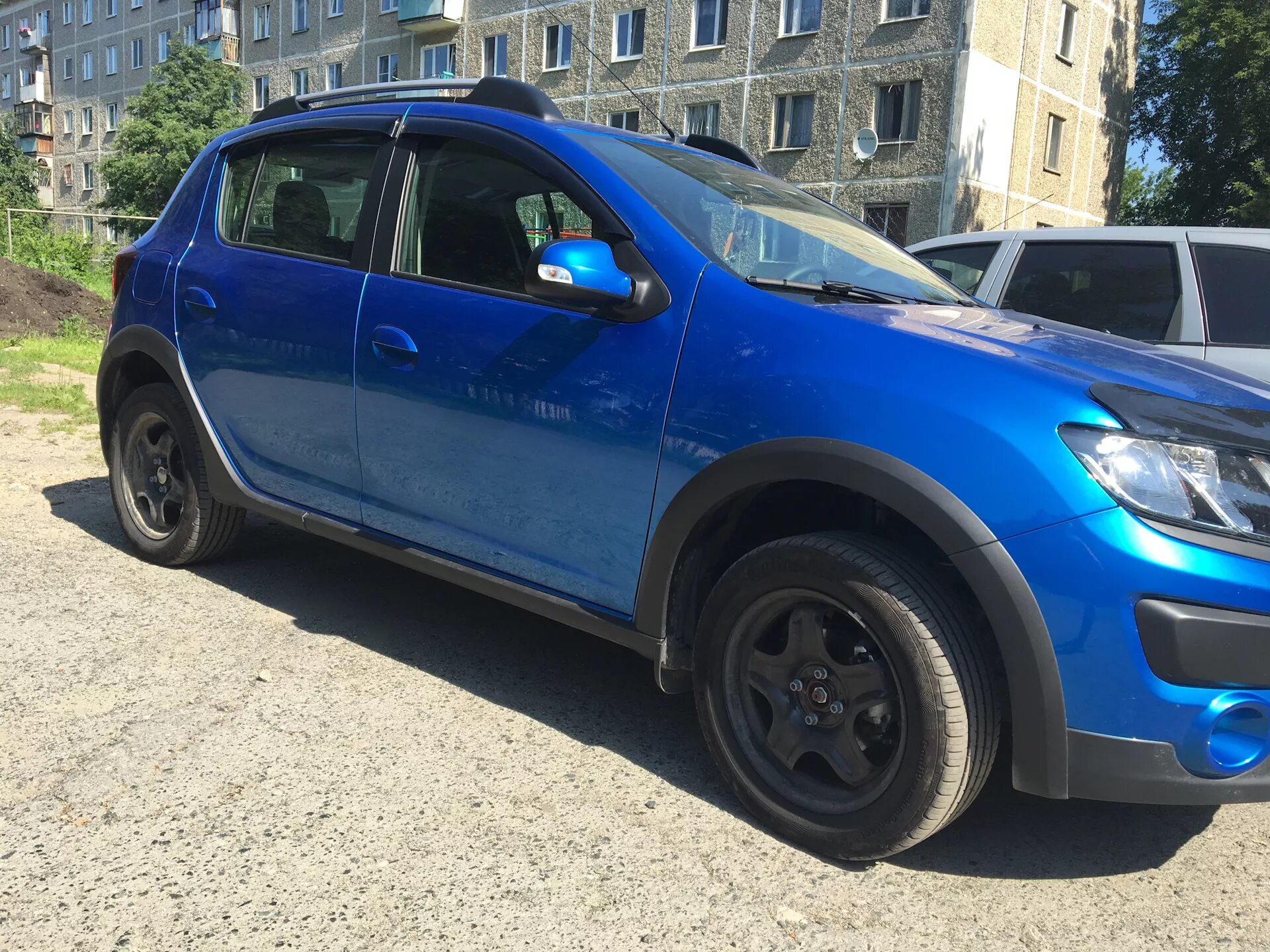 Колпаки логан степвей. Штампы Renault Sandero r16. Штампованные диски на Renault Sandero Stepway 2. Штампы Рено Сандеро 16. Штампы на Рено Сандеро степвей 2.