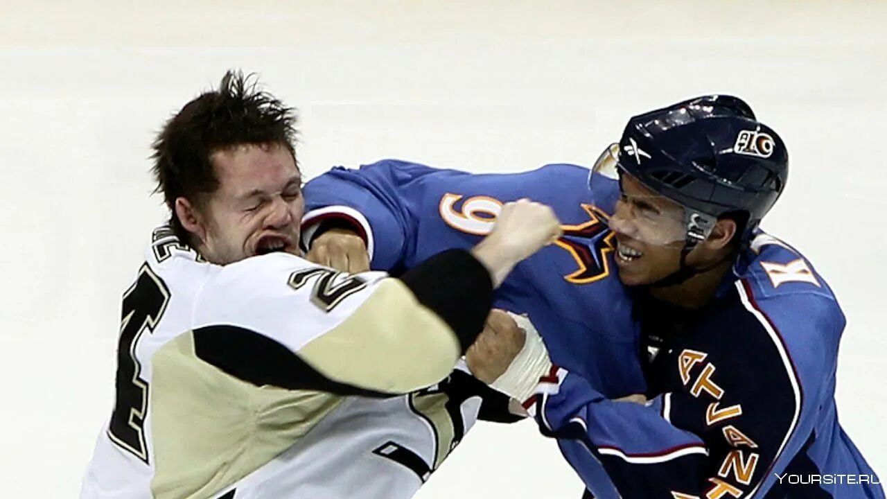 Драка хоккеистов. Почему в хоккее можно драться. Хоккей драка. Монреаль канадиенс таф гаи. Кэм тэлбот вратарь рейнджерс.