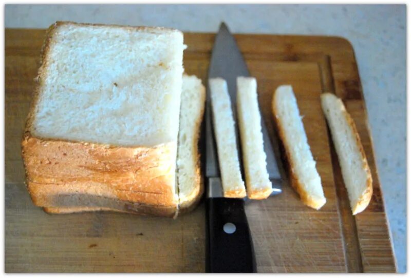Из тостового хлеба на сковороде. Тостовый хлеб в духовке. Бутерброды из хлеба на сковороде. Закусочные заготовки из тостового хлеба. Из тостового хлеба в духовке.