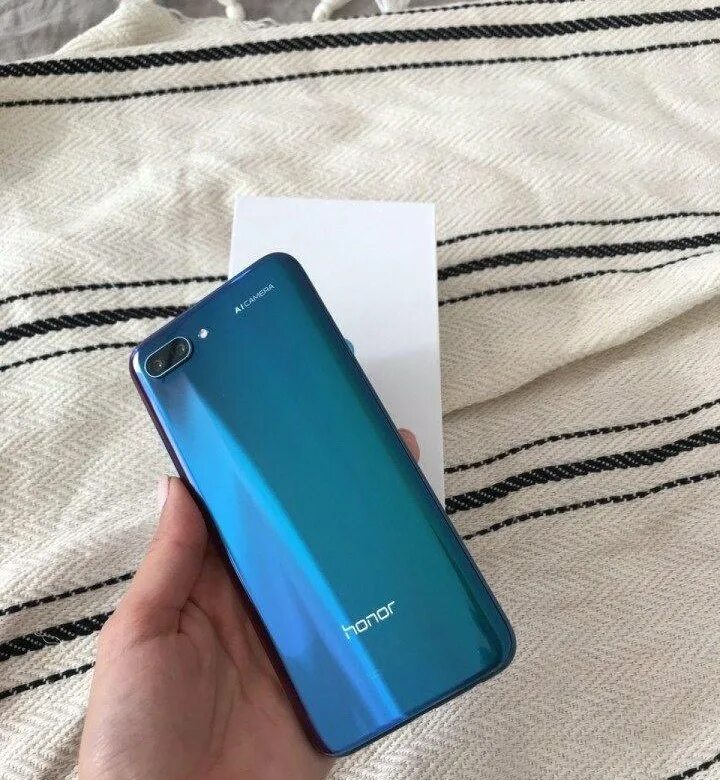 Honor 10 Phantom Green. Хонор 10 зеленый. Телефон хонор 10 зеленый. Honor 10 i зеленый. Телефон хонор зеленый