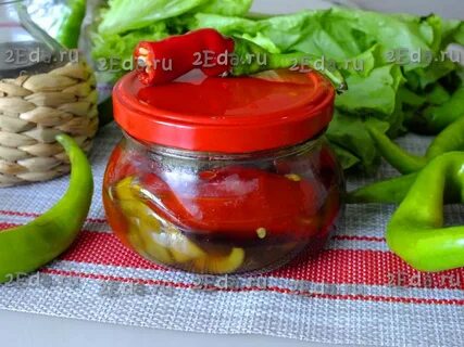 Маринованный острый перец с петрушкой