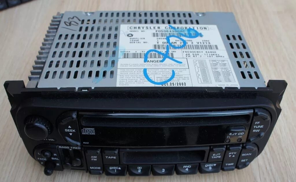 Штатная магнитола chrysler 300c. Магнитола chrysler rb3. Магнитола chrysler voyager. Магнитола на крайслер вояджер 2003 года. В.