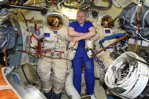 Сколько космонавтов в мире побывало в космосе