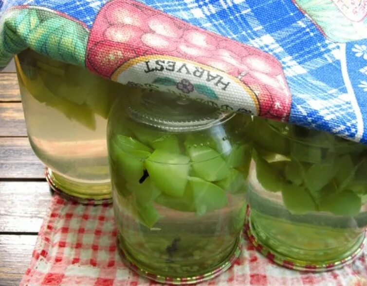 Компот из кабачков на зиму рецепты пальчики. Компот из кабачков. кабачковый компот. компот из кабачков со вкусом ананаса на зиму. кабачки с морковью.
