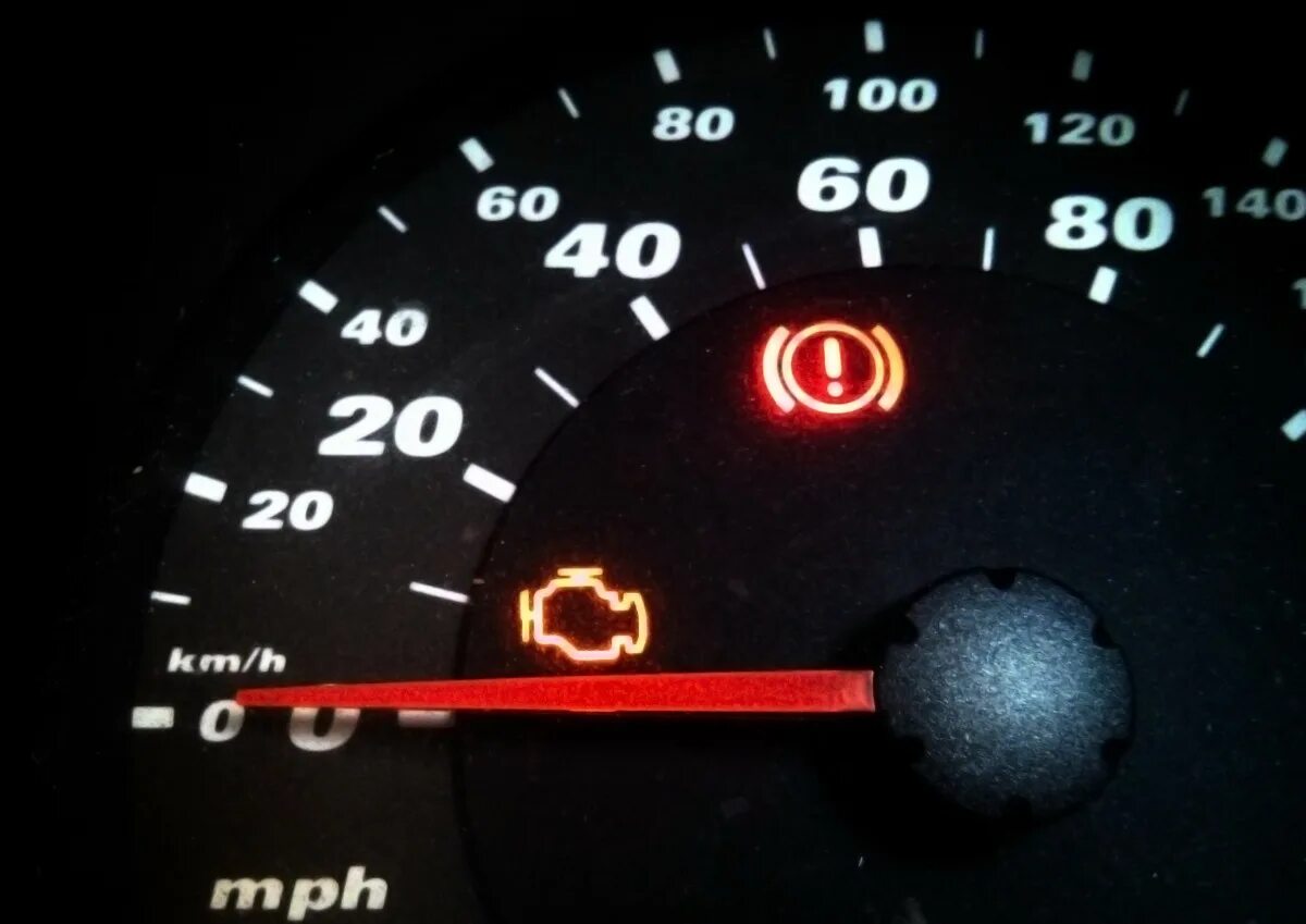 Ошибка чека в машине. Индикатор check engine загорелся. чек на панели приборов. чек на панели приборов авто. чек лампочка на машине.