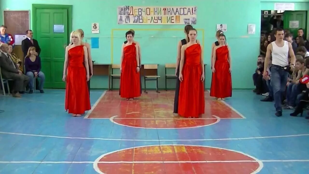 Выступление а ну ка парни танец. Девочки в классе 6б танцуют. А ну ка девушки танец. А ну ка девушки танец. А ну ка девушки танец.