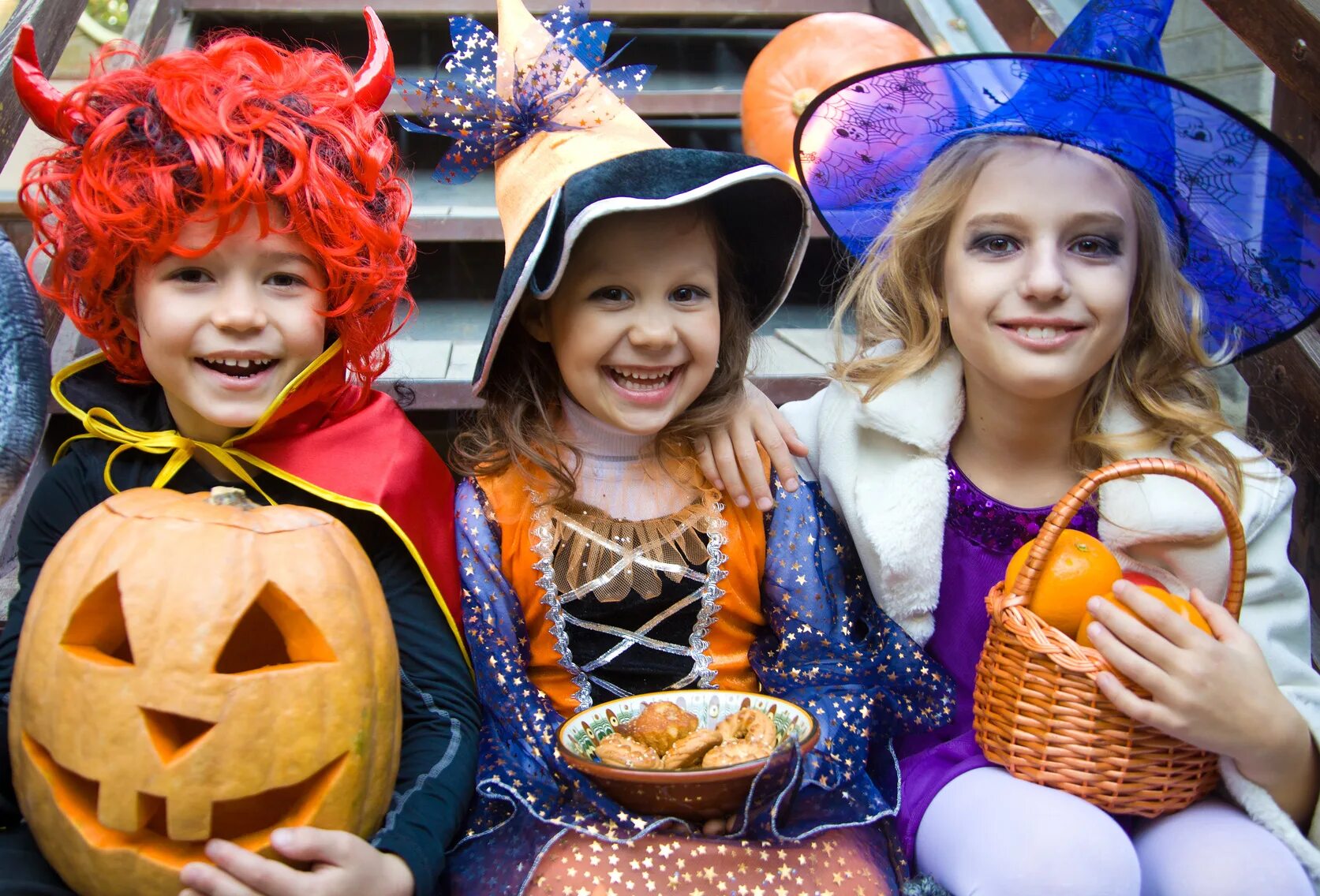 Праздник Хэллоуин Trick or treat. Хэллоуин для детей. Хэллоуин детский праздник. Фотосессия Хэллоуин для детей. Какого дня хэллоуин