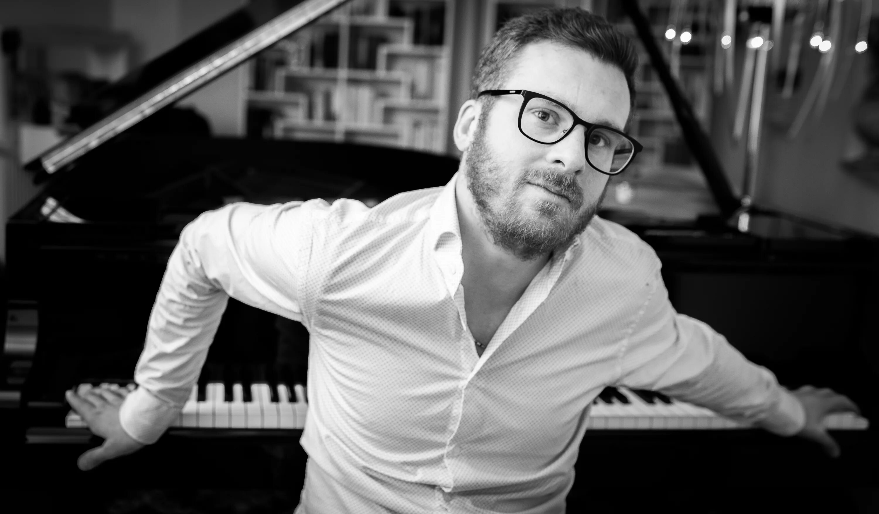 Композиторы современной классики. Композиторы современной классики. Роберто каччапалья фото. Стефано гуццетти. Роберто каччапалья фото.