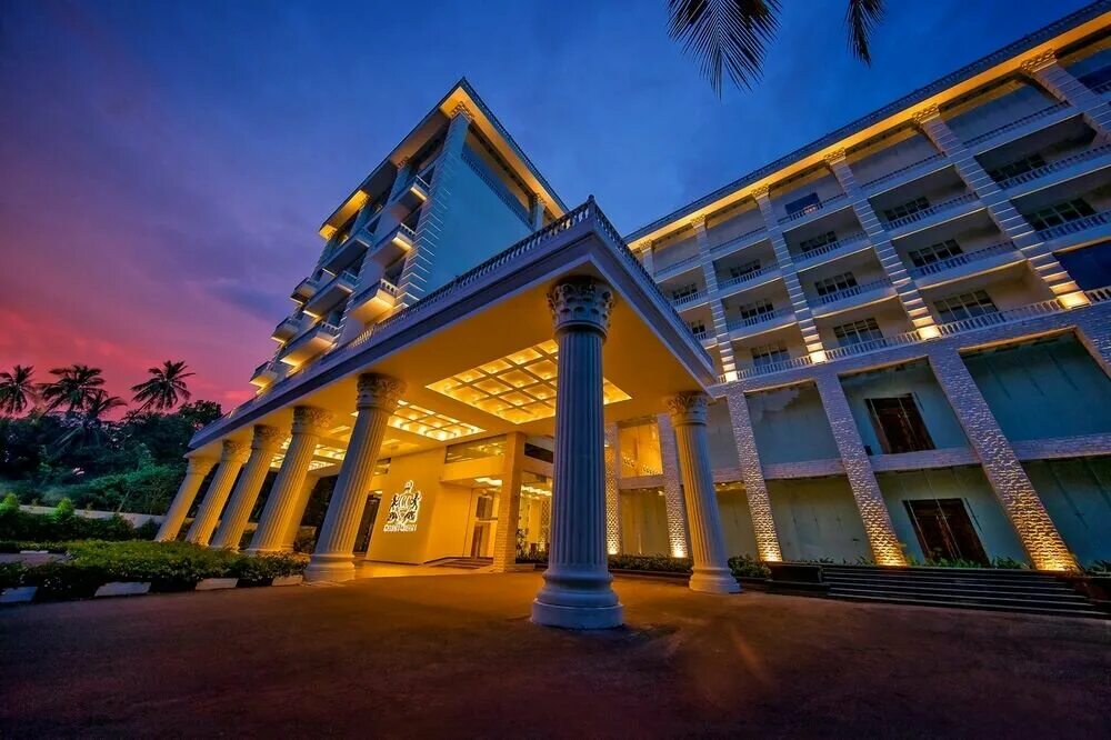 Golden Crown Hotel. Golden Crown Haifa. Golden Star Beach Hotel Шри Ланка. Канди Шри Ланка.